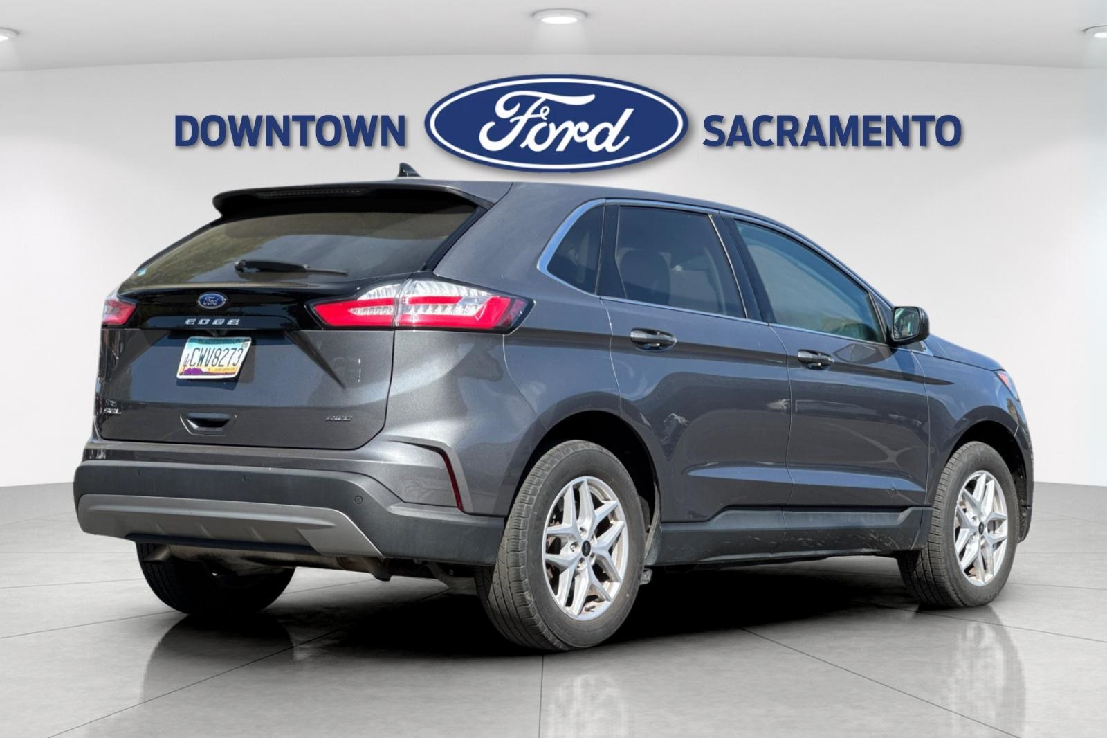 2023 Ford Edge SEL photo 2