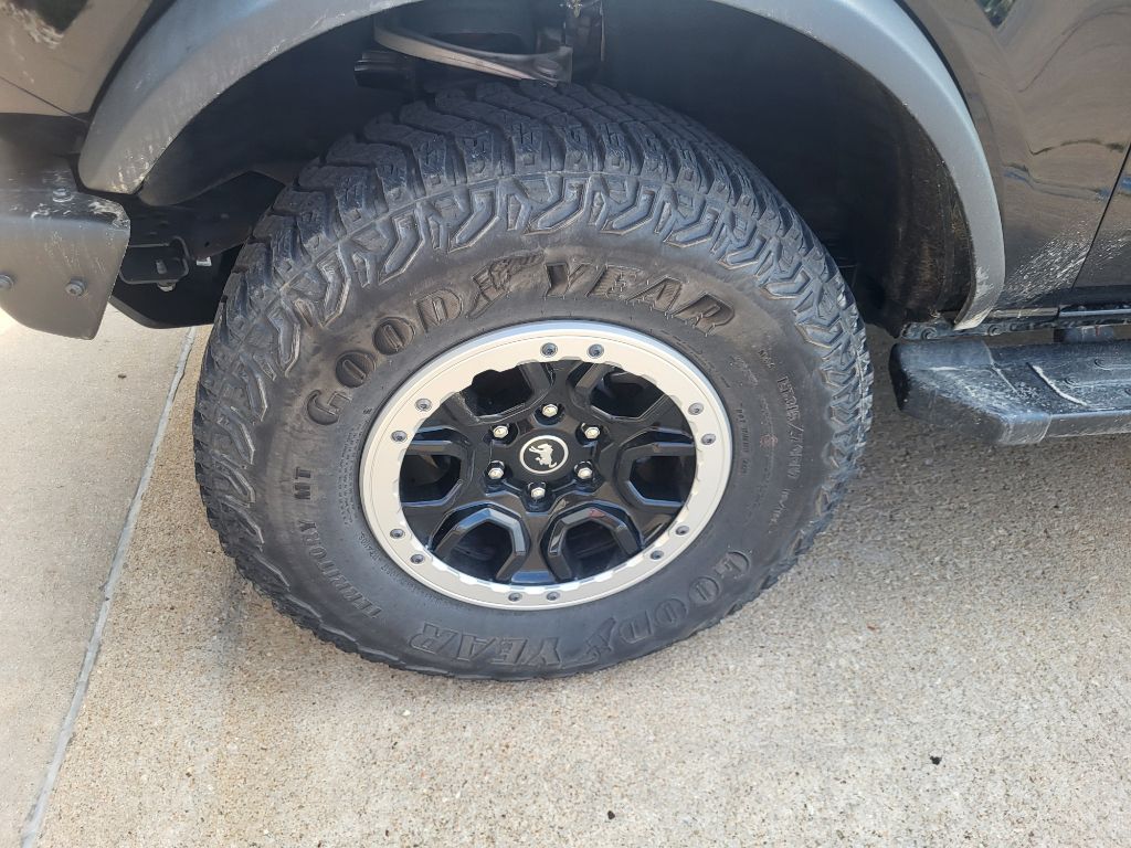 2021 Ford Bronco Black Diamond photo 5