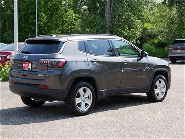 2022 Jeep Compass Latitude photo 4