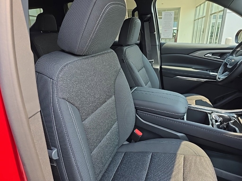 2026 Chevrolet Traverse photo 16
