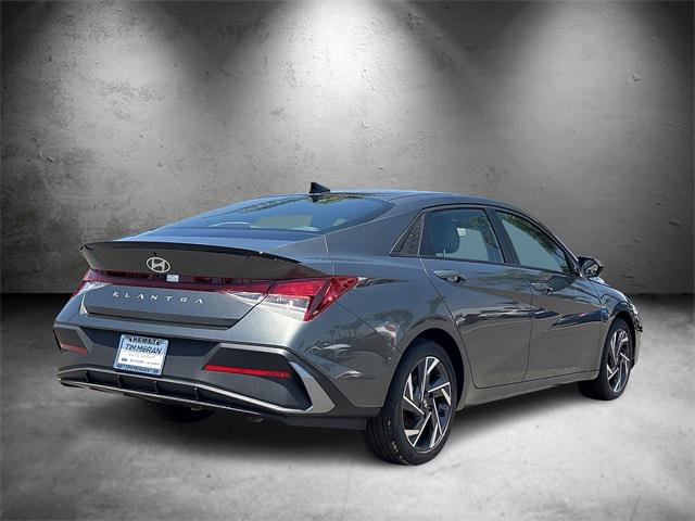 2025 Hyundai Elantra SEL Sport photo 6