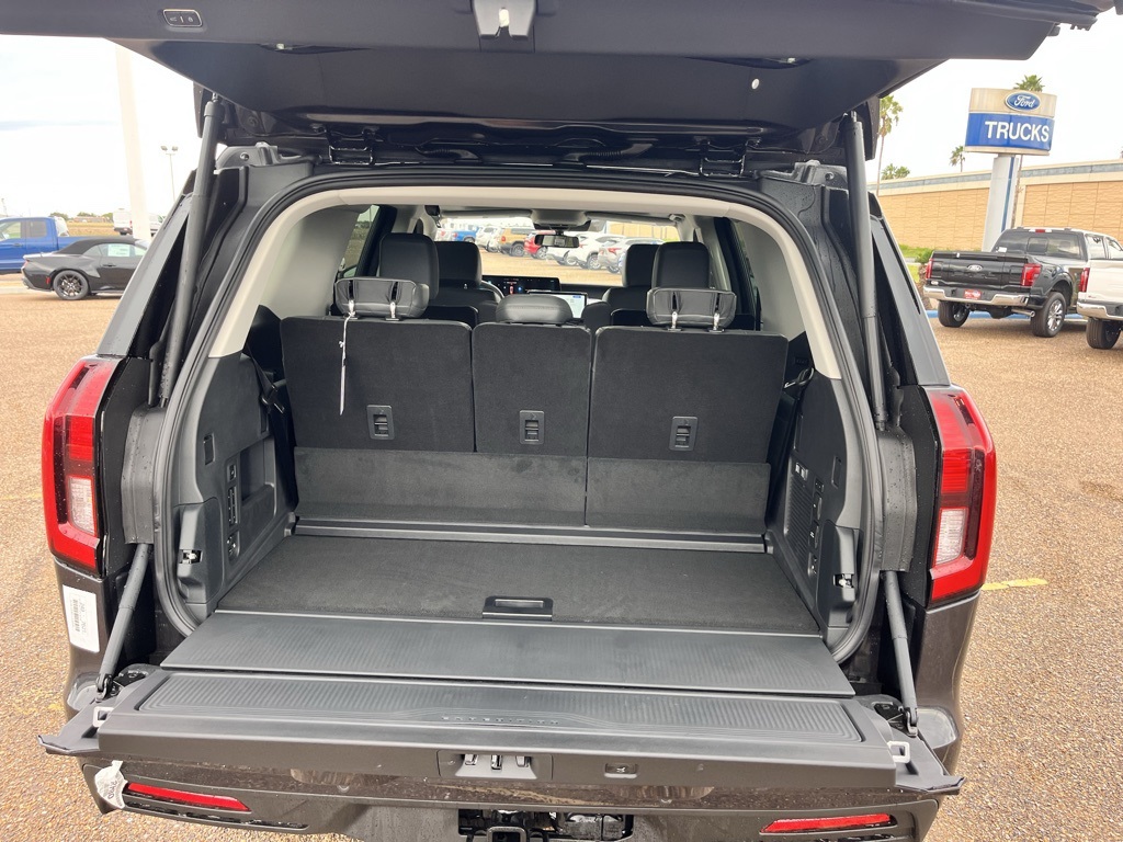 2025 Ford Expedition photo 24