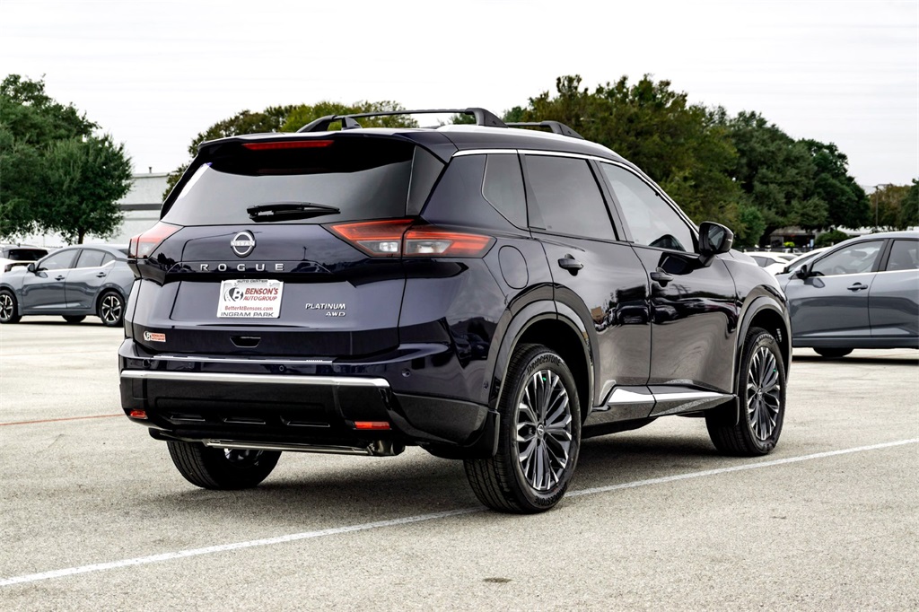 2026 Nissan Rogue Platinum photo 3