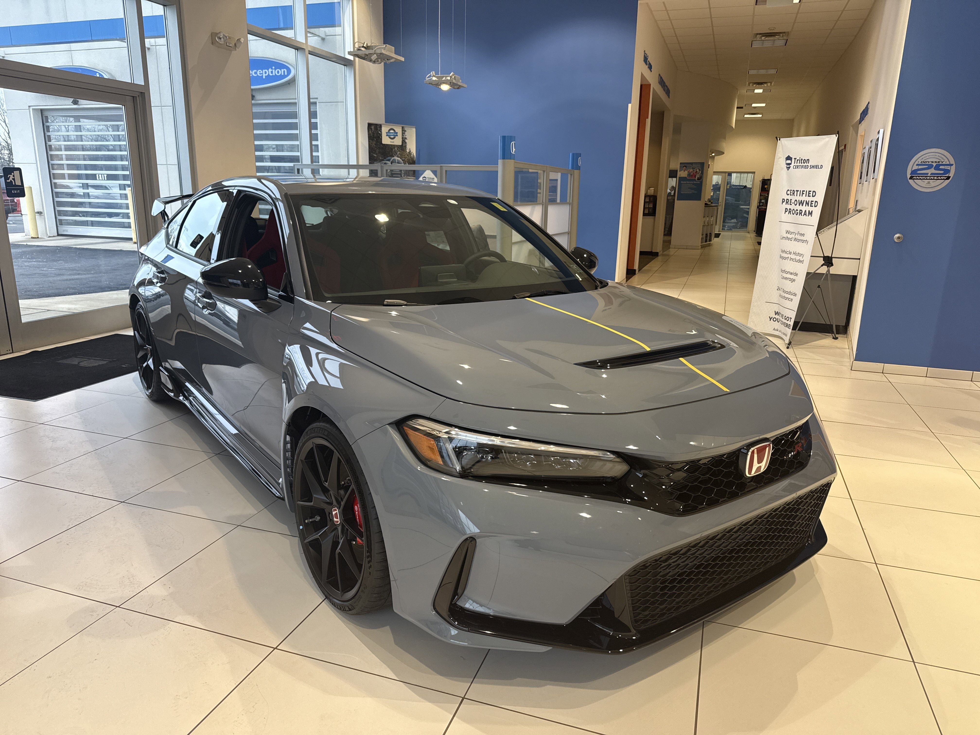 2025 Honda Civic Hatchback Type-R's photo