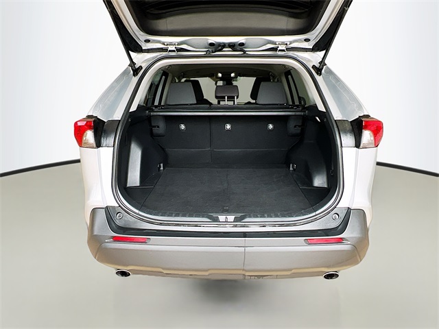 2024 Toyota RAV4 XLE photo 21