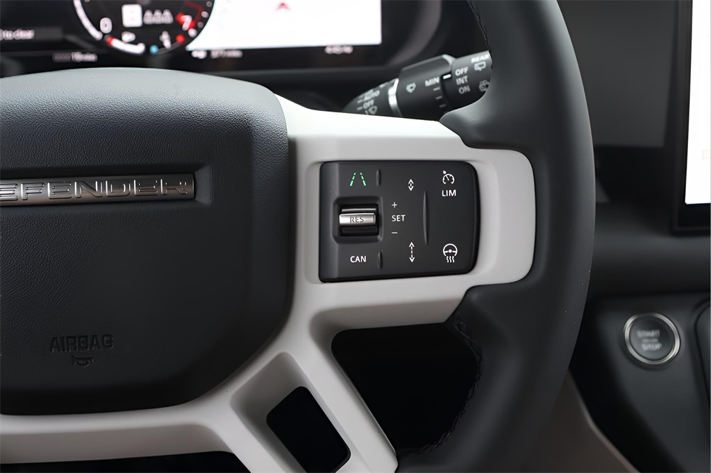 2025 Land Rover Defender 90 S photo 20