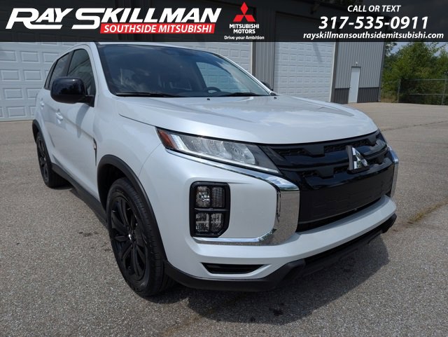 2025 Mitsubishi Outlander Sport LE photo 3