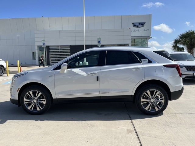 2025 Cadillac XT5 Premium Luxury photo 2
