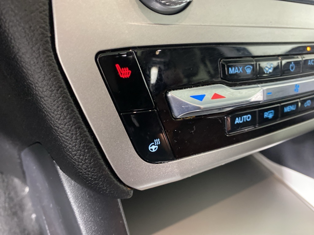 2022 Ford Explorer XLT photo 19