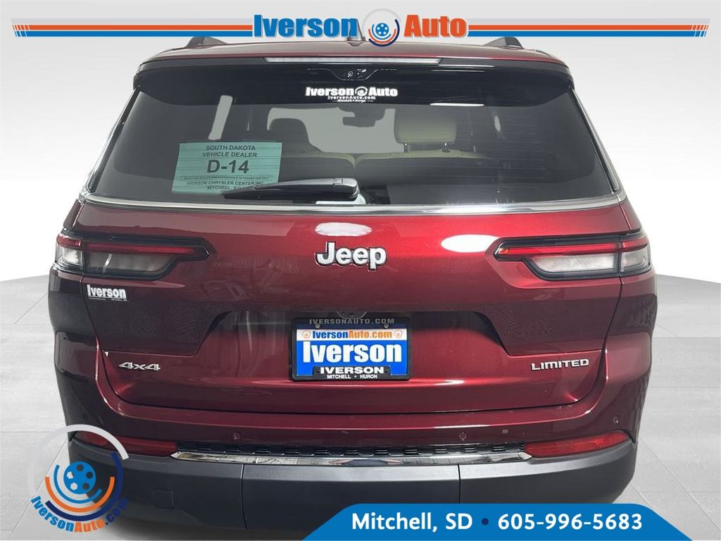 2025 Jeep Grand Cherokee Limited photo 3