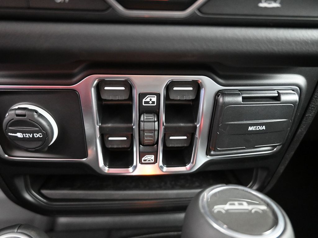 2025 Jeep Gladiator Sport photo 29