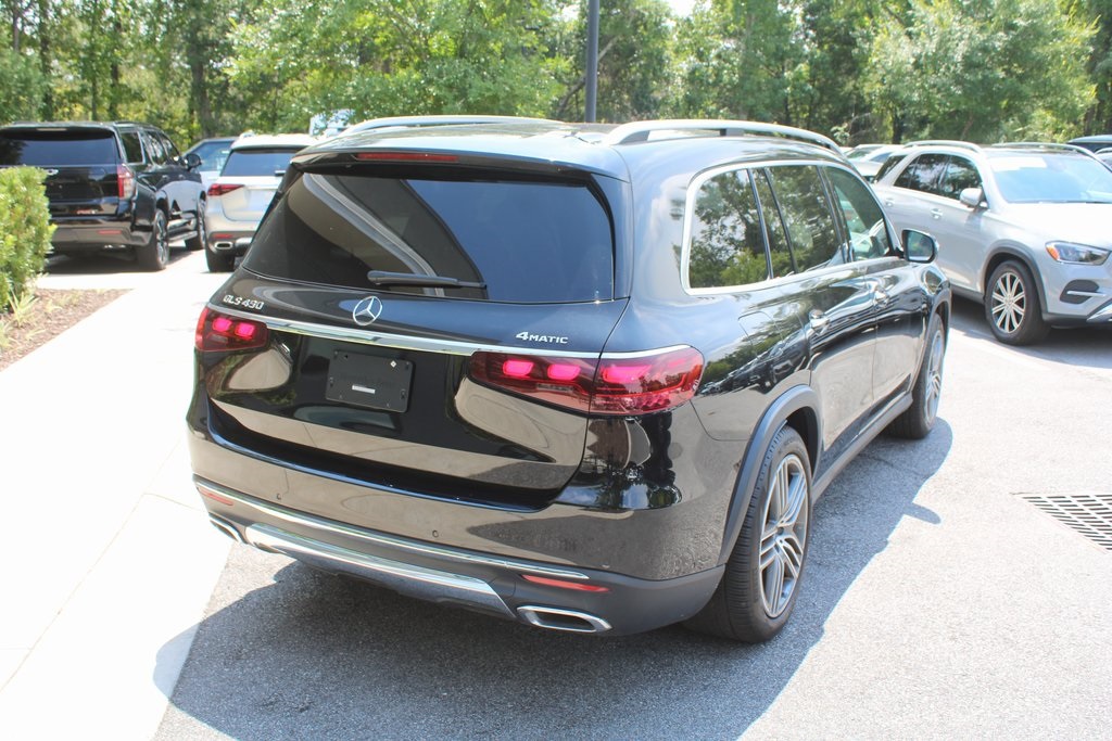 2024 Mercedes Benz GLS 450 4MATIC photo 4