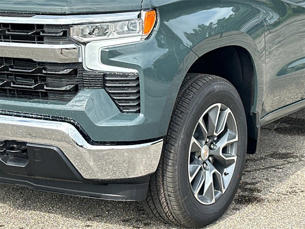 2025 Chevrolet Silverado 1500 LT photo 8