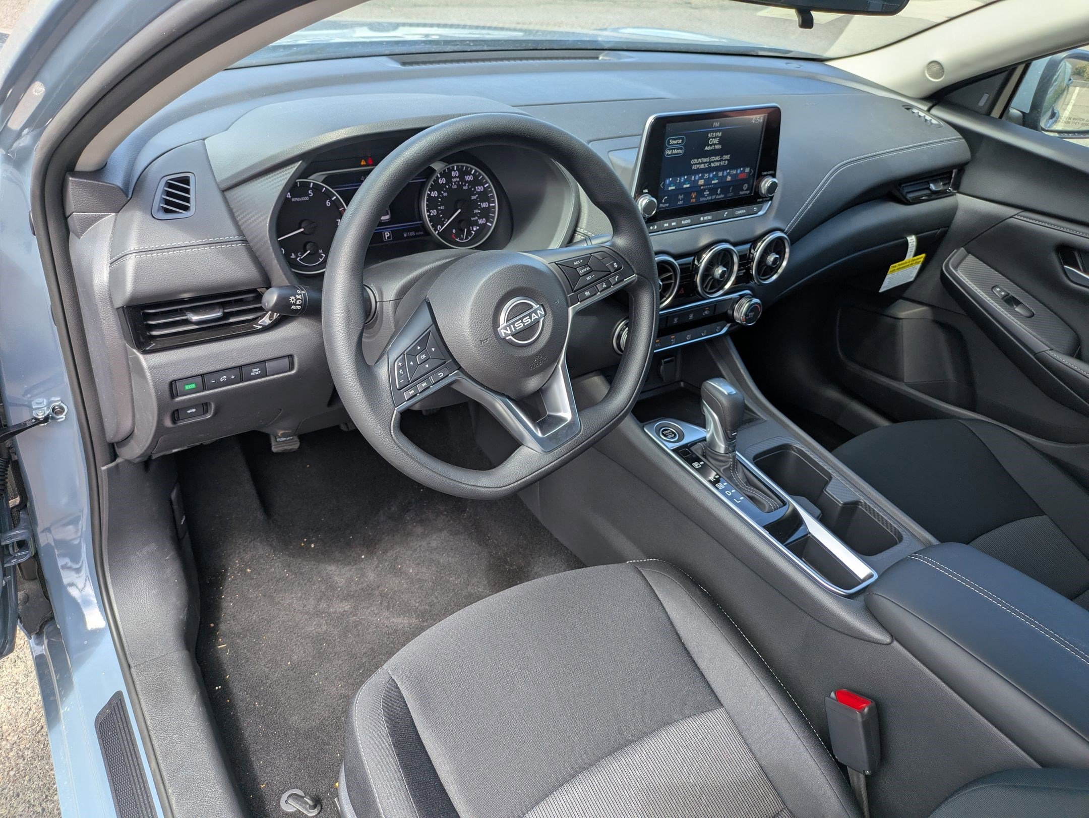 2025 Nissan Sentra SV photo 12