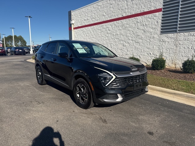 2024 Kia Sportage LX's photo