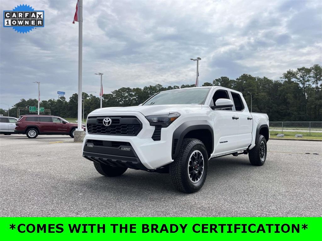 2025 Toyota Tacoma TRD Off-Road photo 3