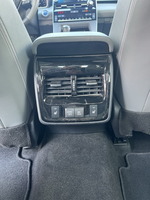2022 Toyota Avalon Hybrid Limited photo 2
