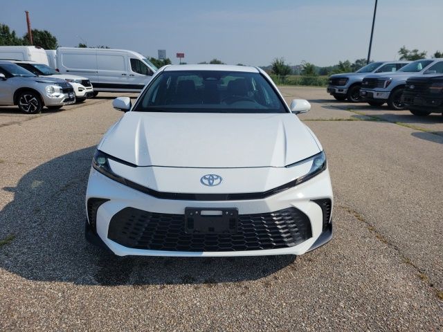 2025 Toyota Camry SE photo 5
