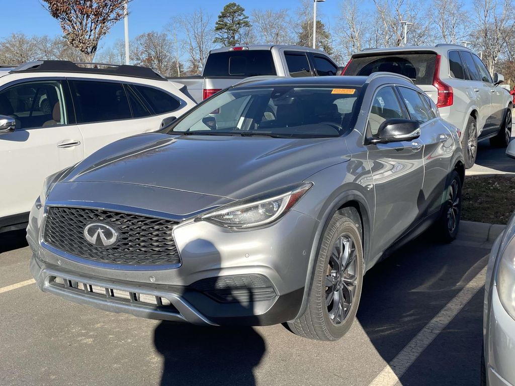 2019 Infiniti QX30 Luxe photo 2