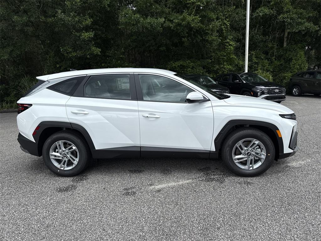 2025 Hyundai Tucson SE photo 2