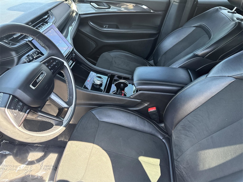 2023 Jeep Grand Cherokee Altitude photo 17