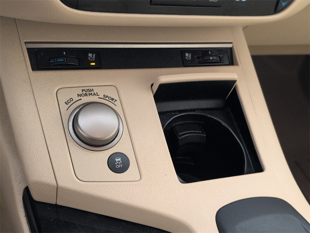 2015 Lexus ES 350 photo 18
