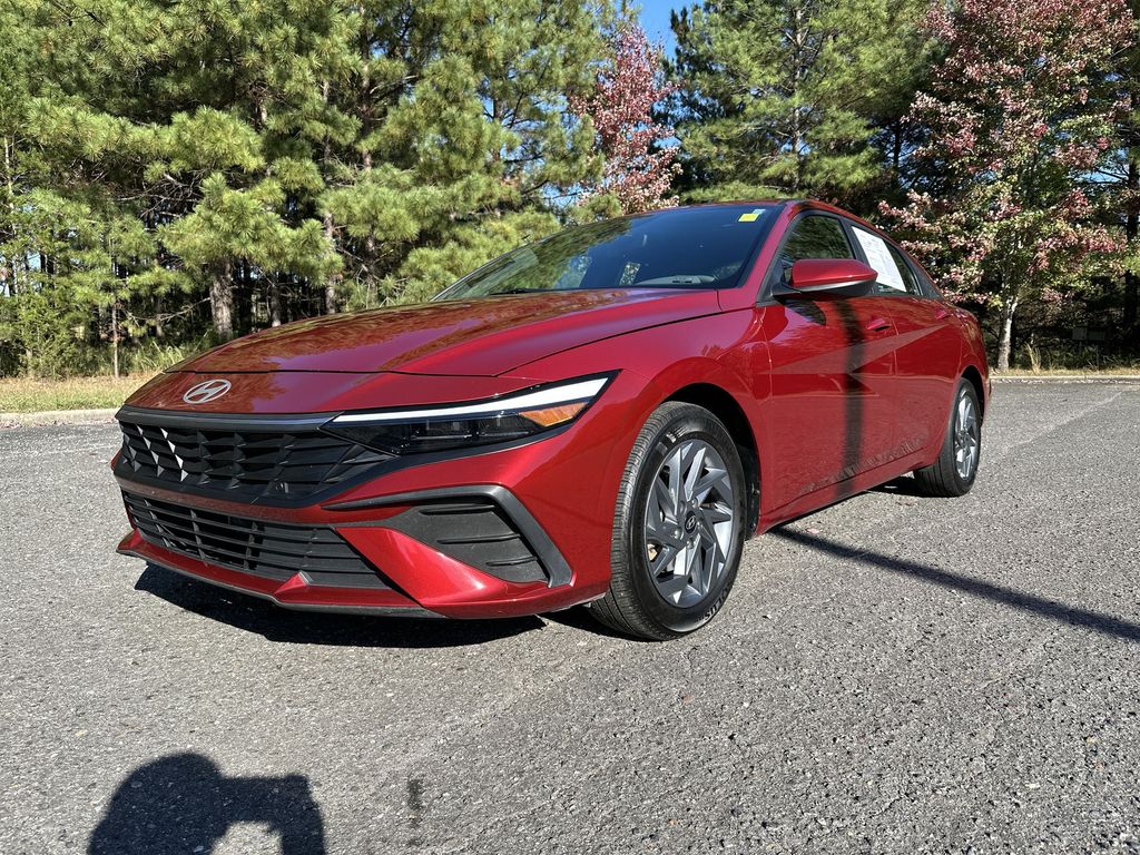 2024 Hyundai Elantra SEL photo 4