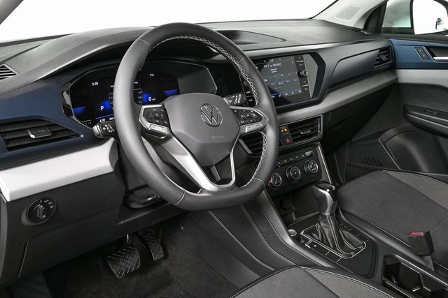 2022 Volkswagen Taos SE photo 3