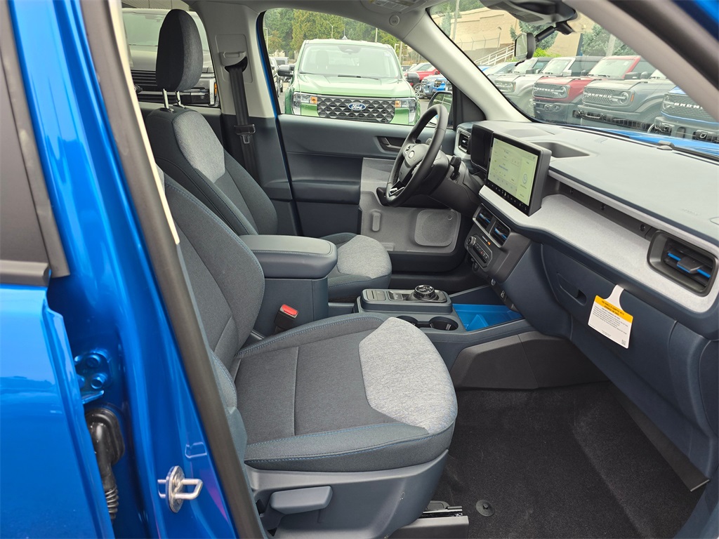 2025 Ford Maverick XLT photo 9