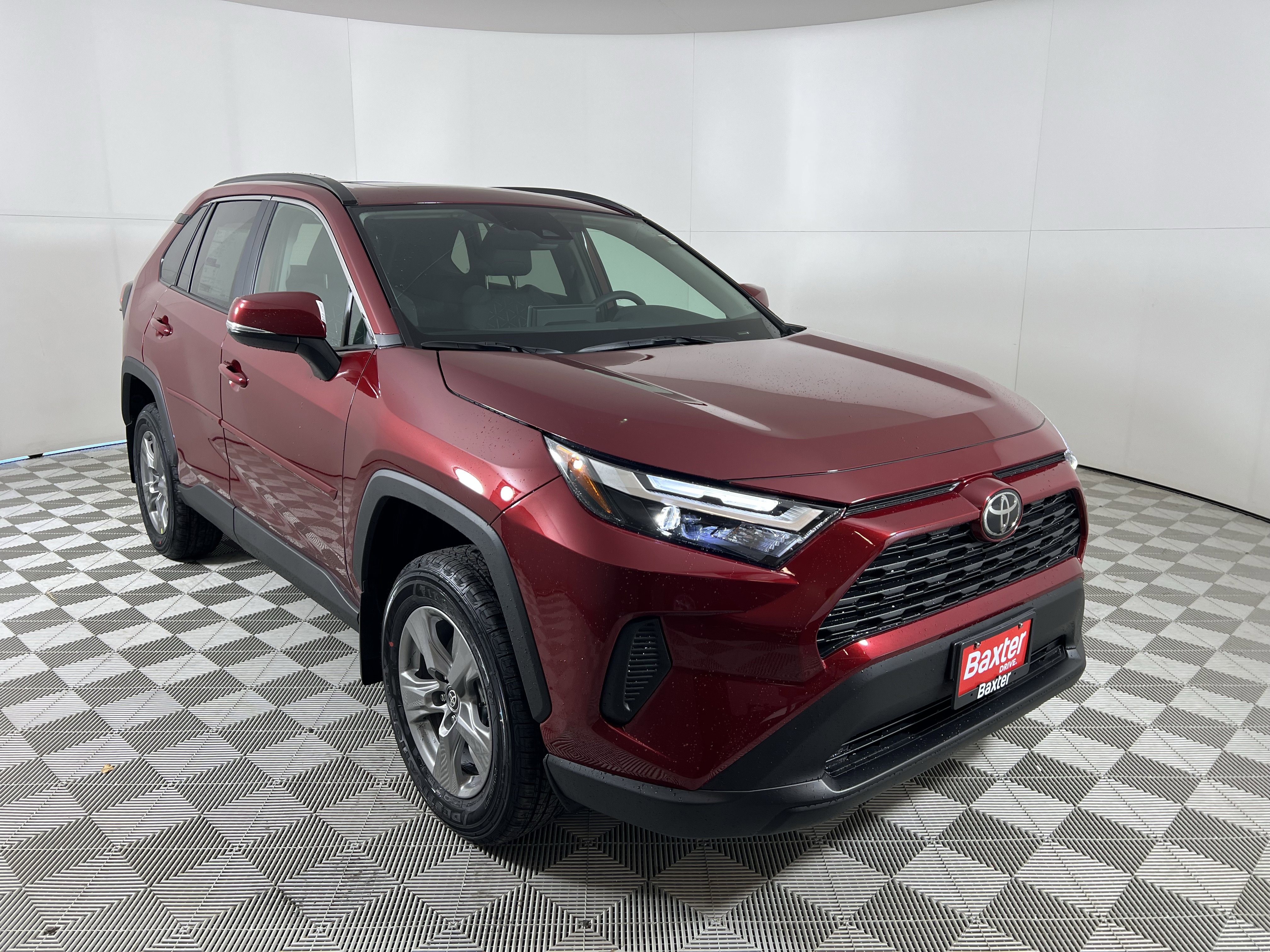 2025 Toyota RAV4 XLE's photo