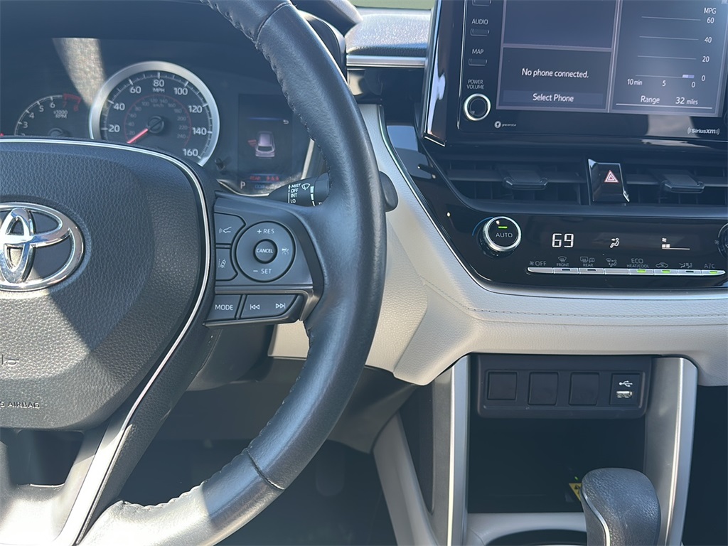 2022 Toyota Corolla Cross LE photo 11