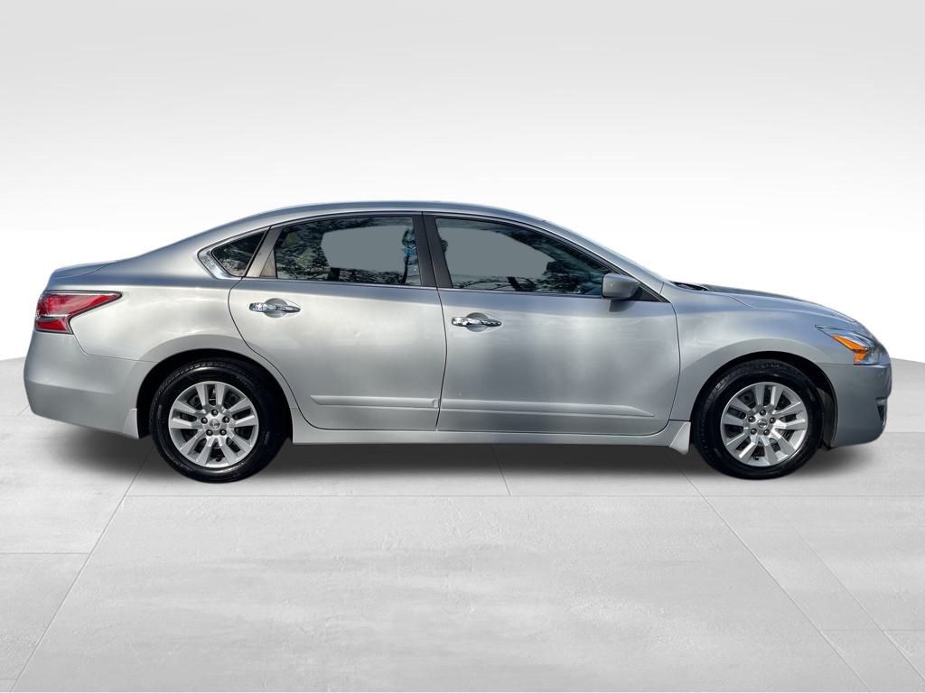 2015 Nissan Altima 2.5 S photo 4