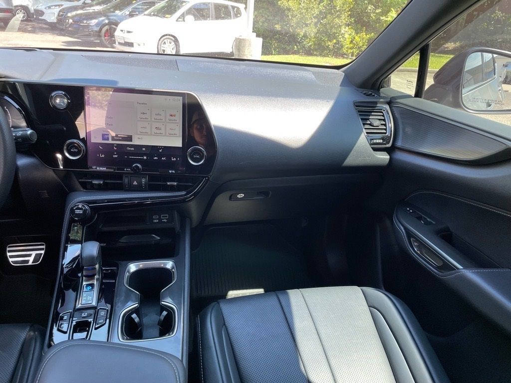 2022 Lexus NX 350 F SPORT Handling photo 6