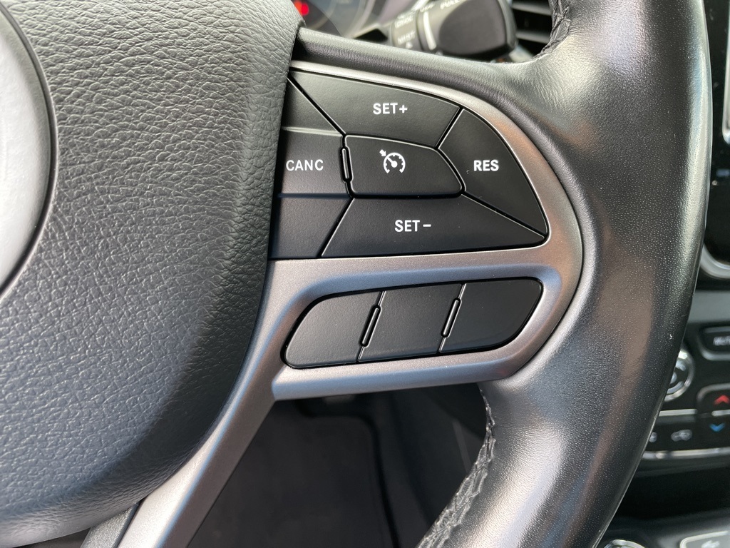 2019 Jeep Cherokee Limited photo 12