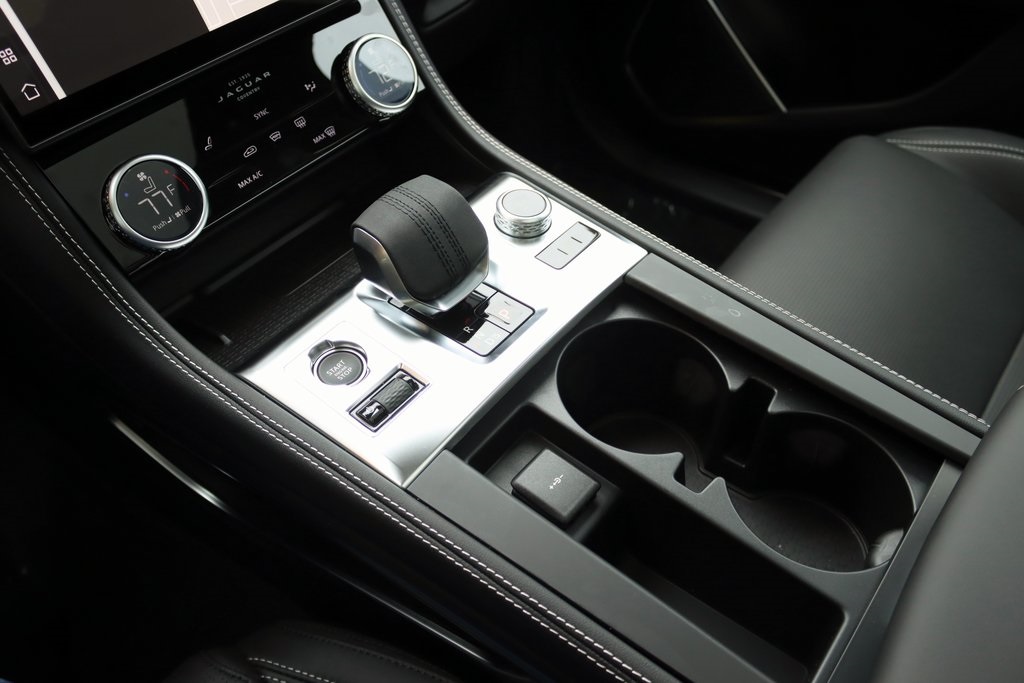 2026 JAGUAR F-PACE - Image 30