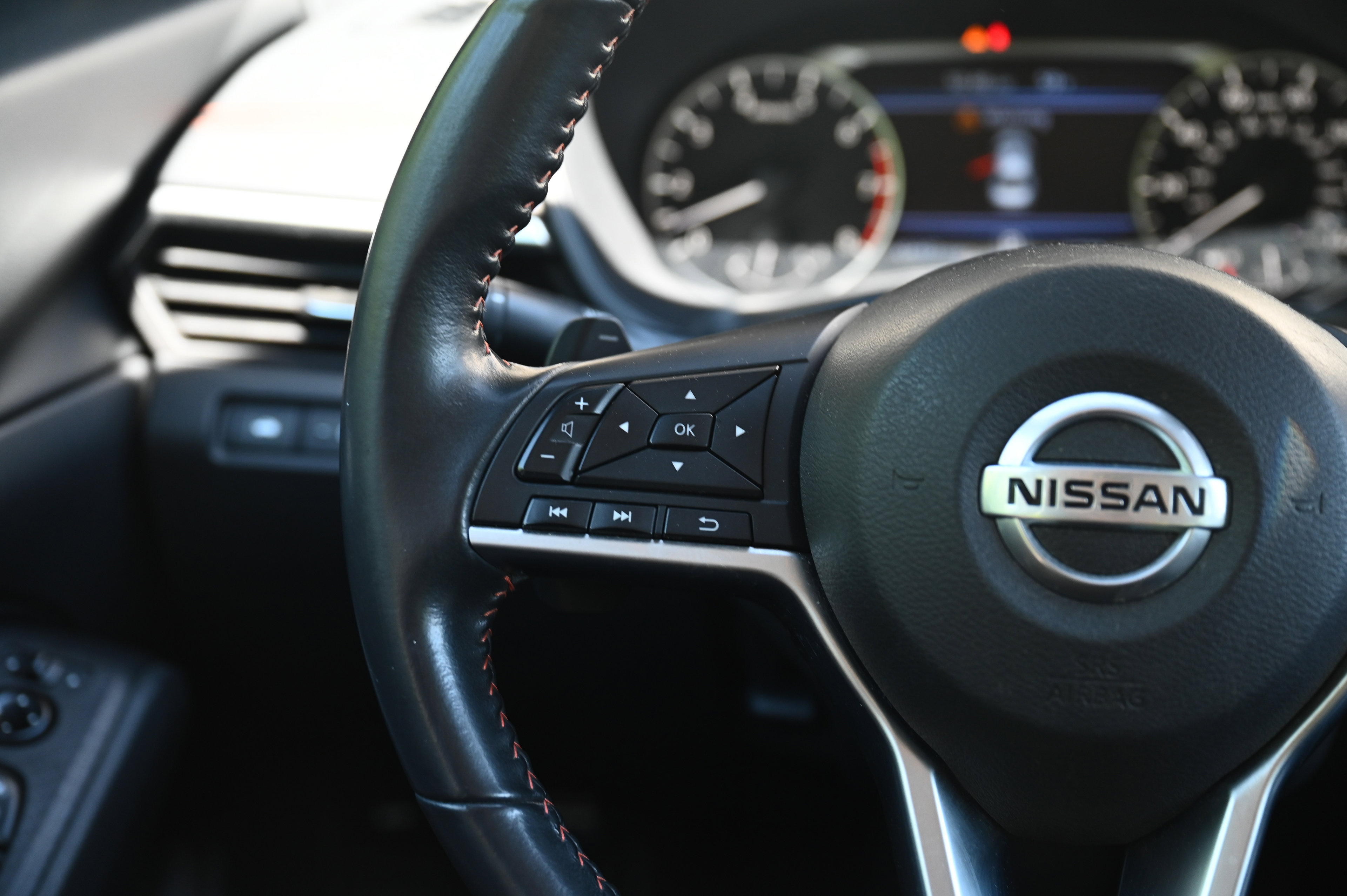2022 Nissan Altima 2.5 SR photo 4