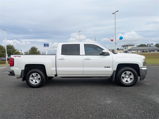 2018 Chevrolet Silverado 1500 LT photo 2