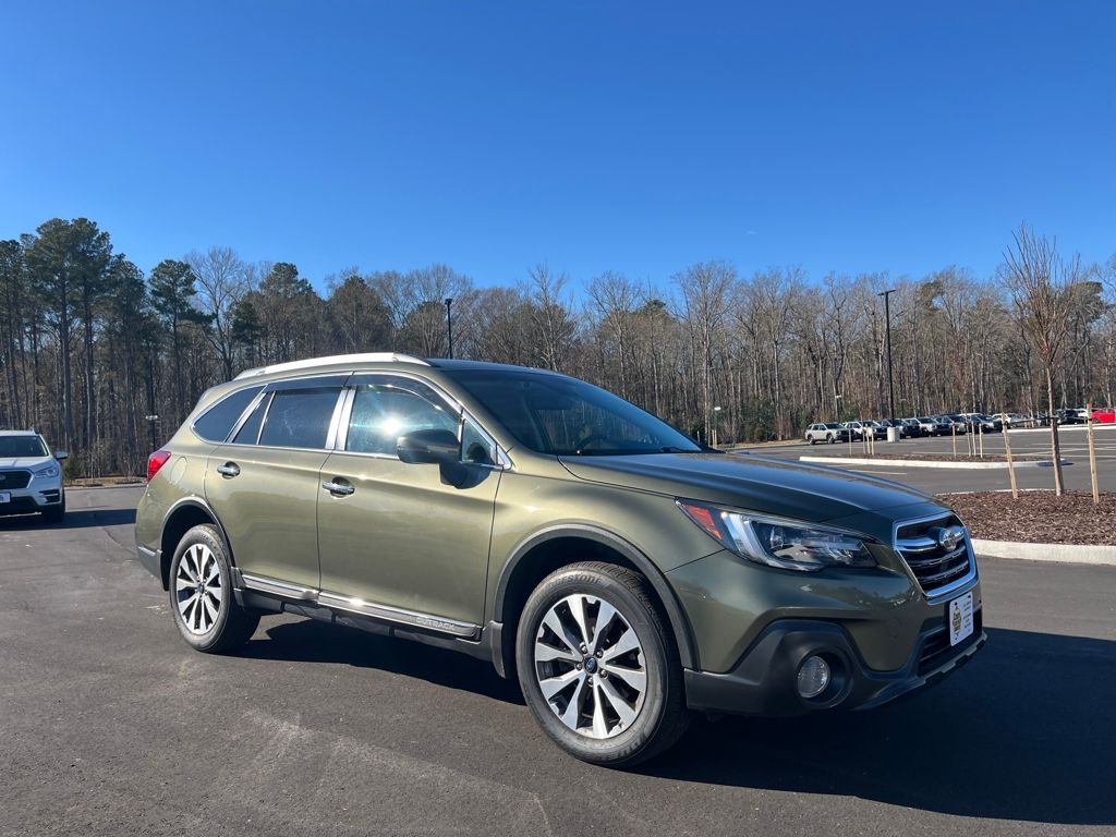 2018 Subaru Outback Touring's photo