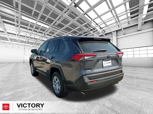 2025 Toyota RAV4 LE photo 4