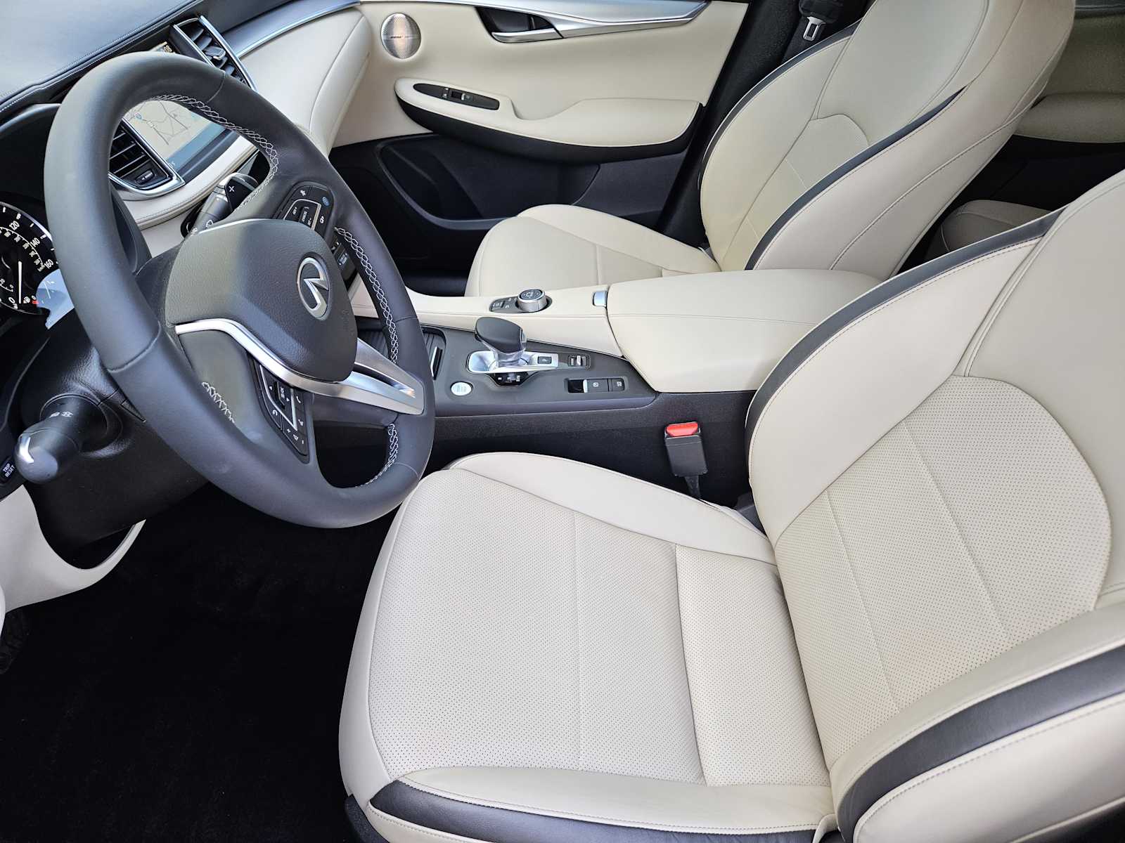 2022 Infiniti QX50 Essential photo 10