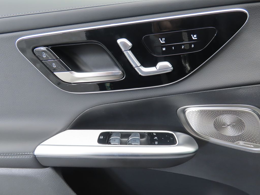 2026 Mercedes Benz GLC 300 4MATIC photo 23