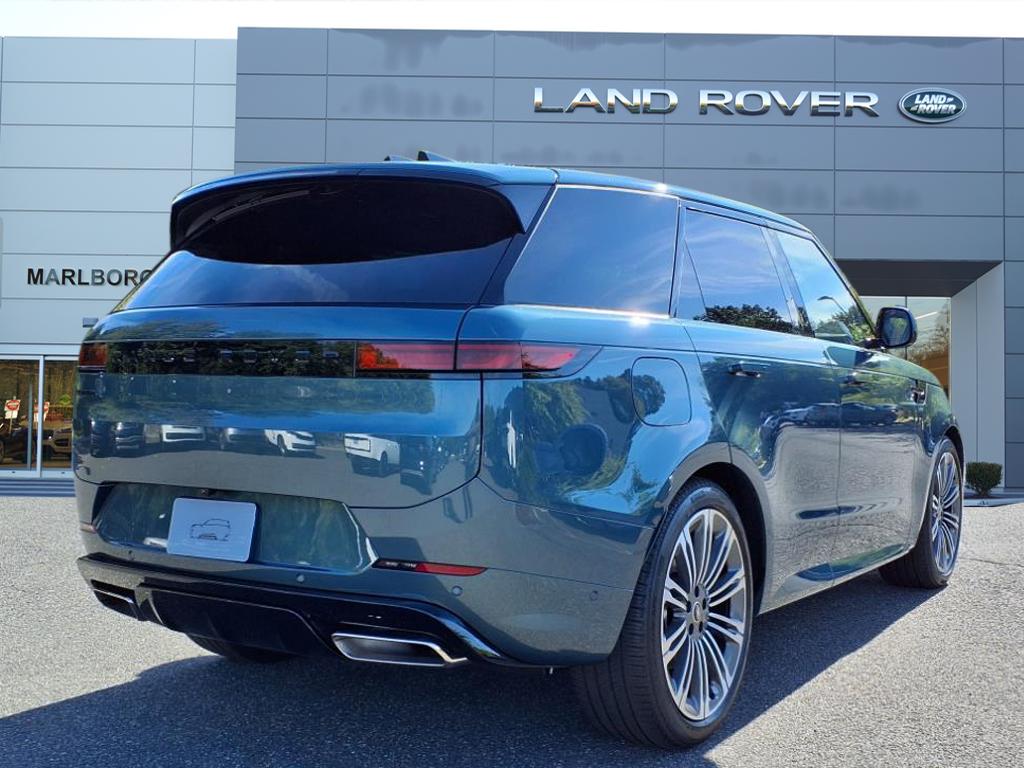 2025 Land Rover Range Rover Sport SE photo 2