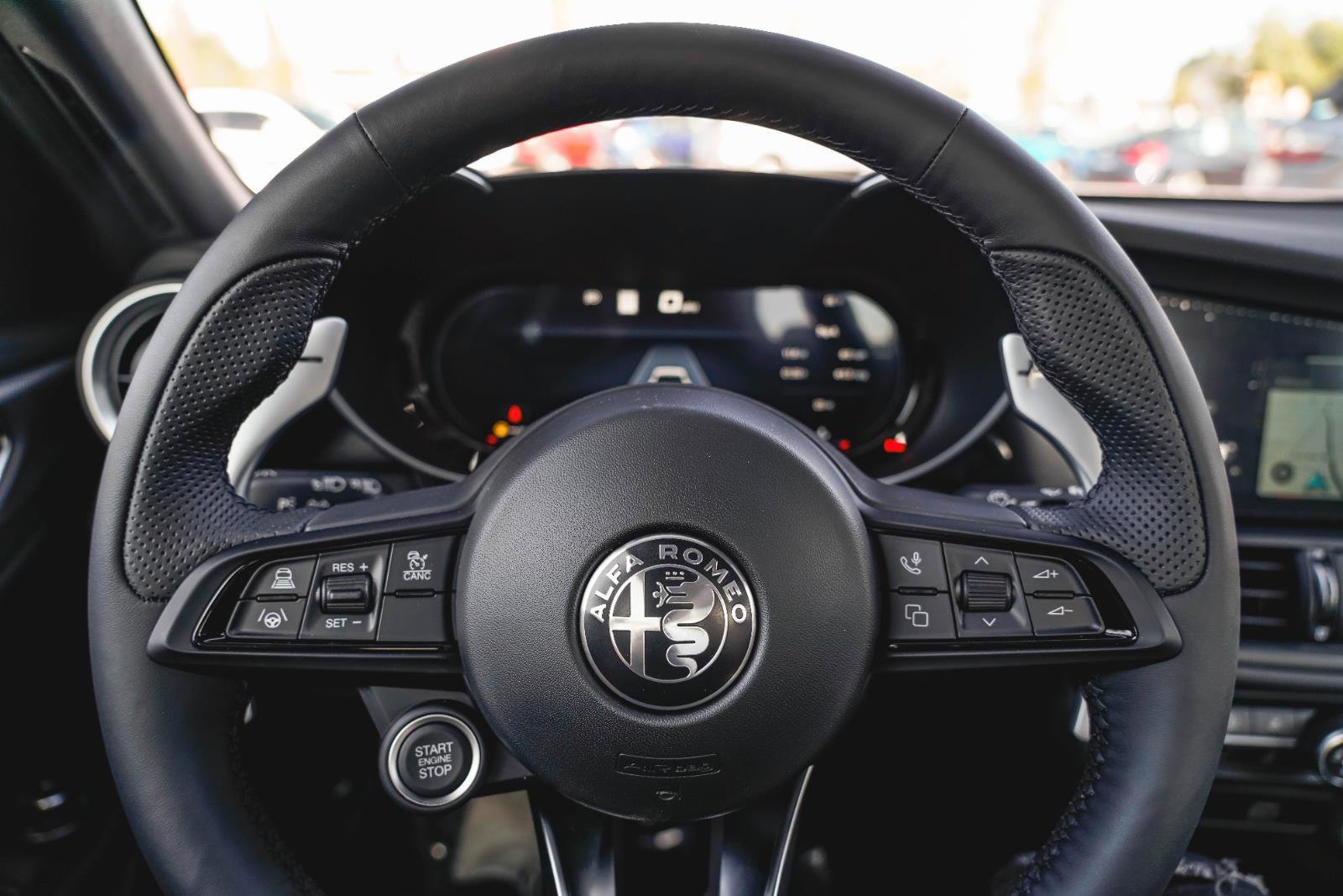2025 Alfa Romeo Giulia Base photo 18