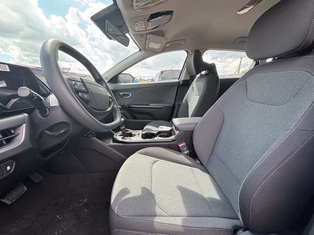 2025 Kia K4 LXS photo 12