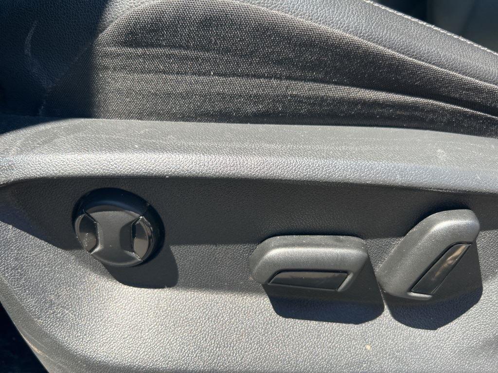 2018 Volkswagen Tiguan SEL photo 8
