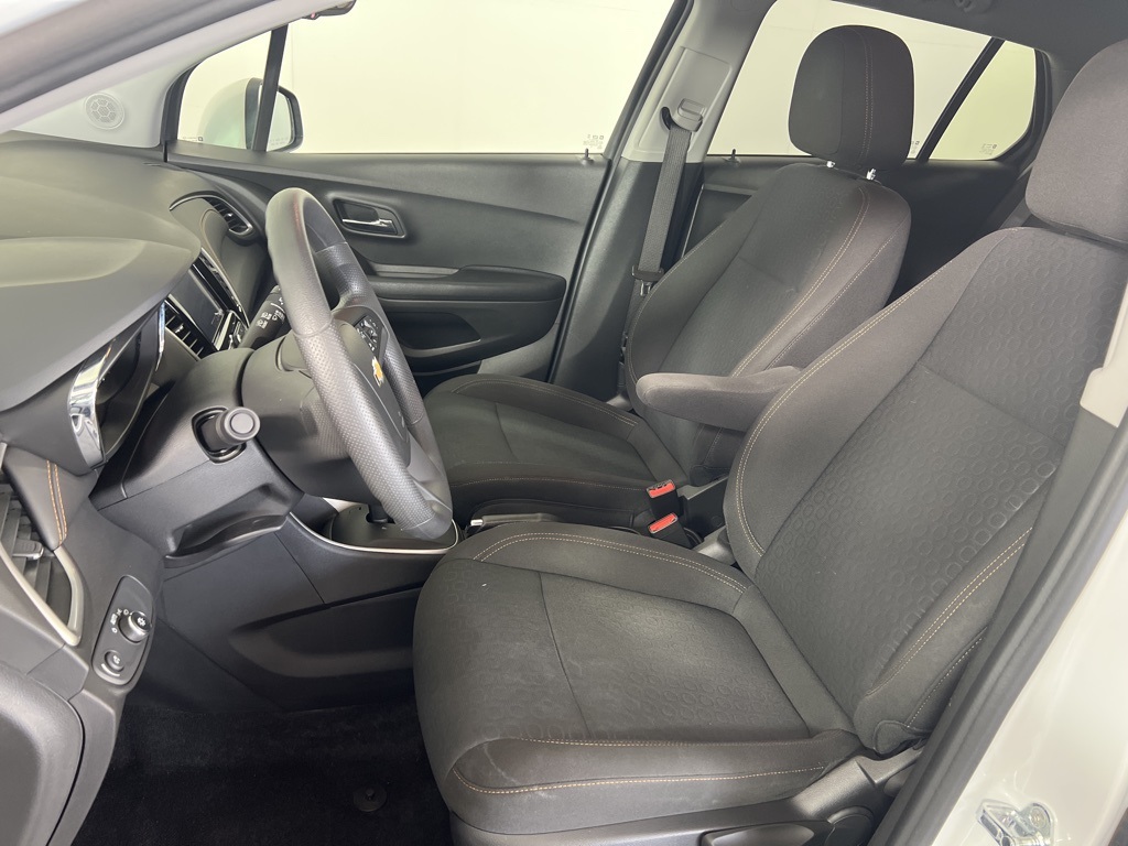 2022 Chevrolet Trax LS photo 4