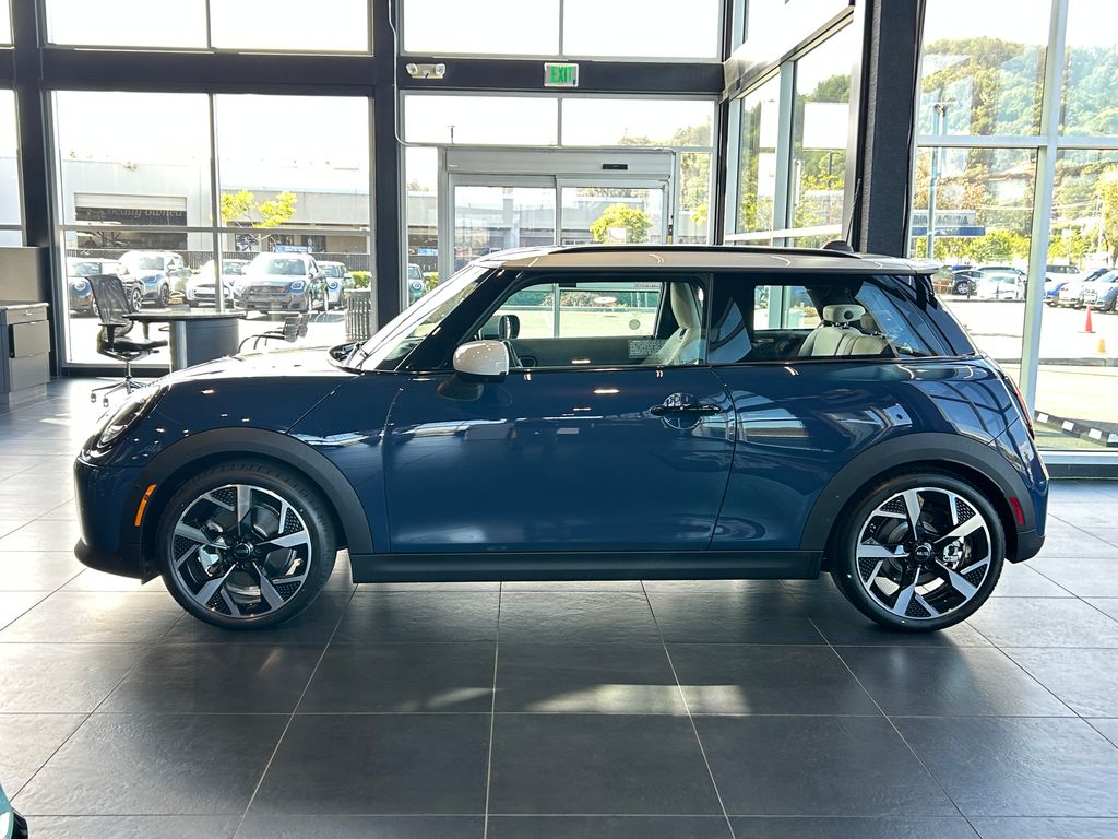 2026 Mini Cooper Hardtop S 2 Door Iconic photo 2
