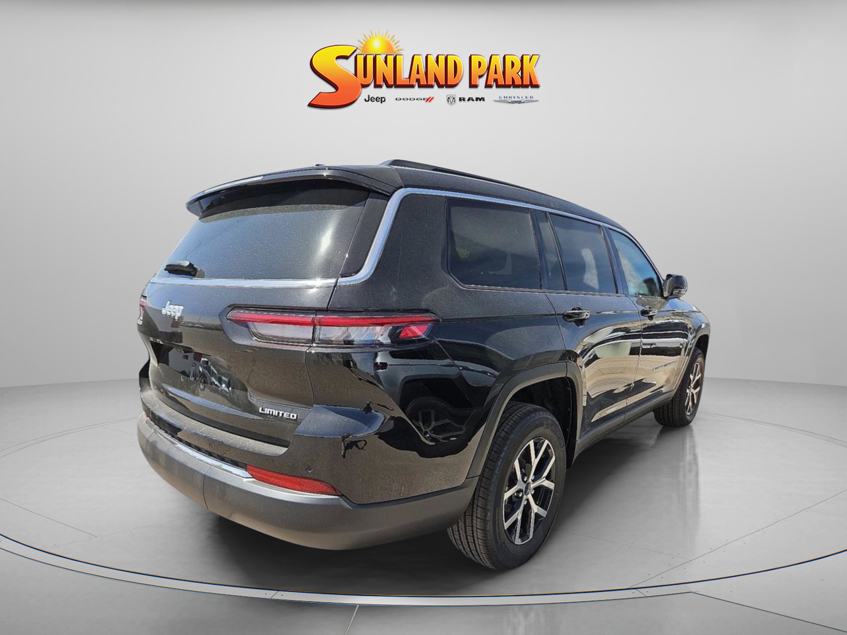 2025 Jeep Grand Cherokee Limited photo 4