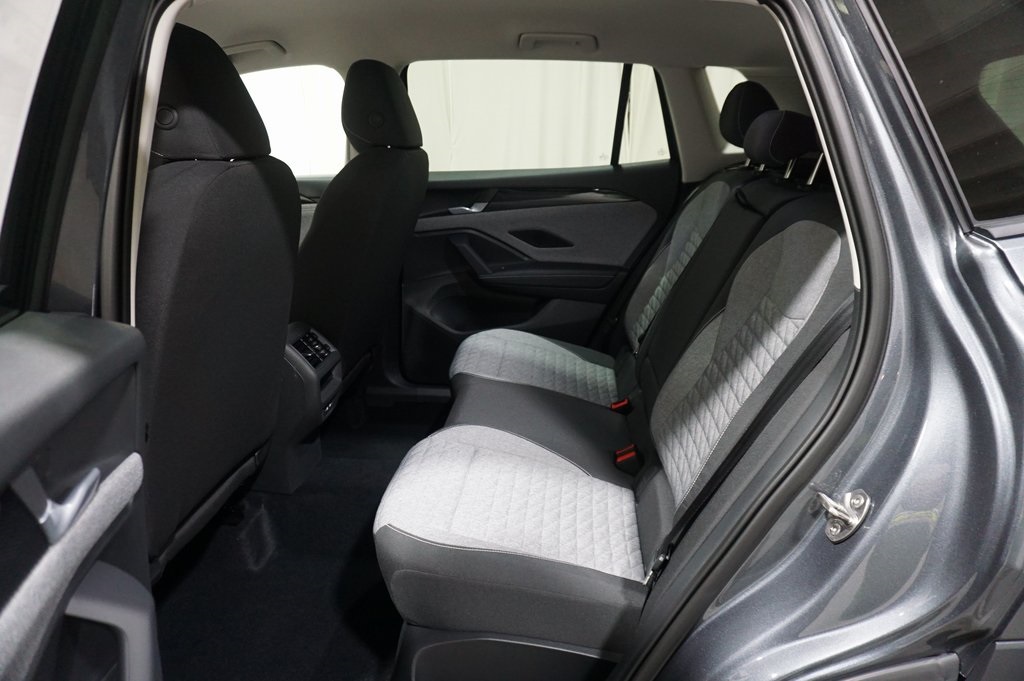 2025 Volkswagen Tiguan S photo 7