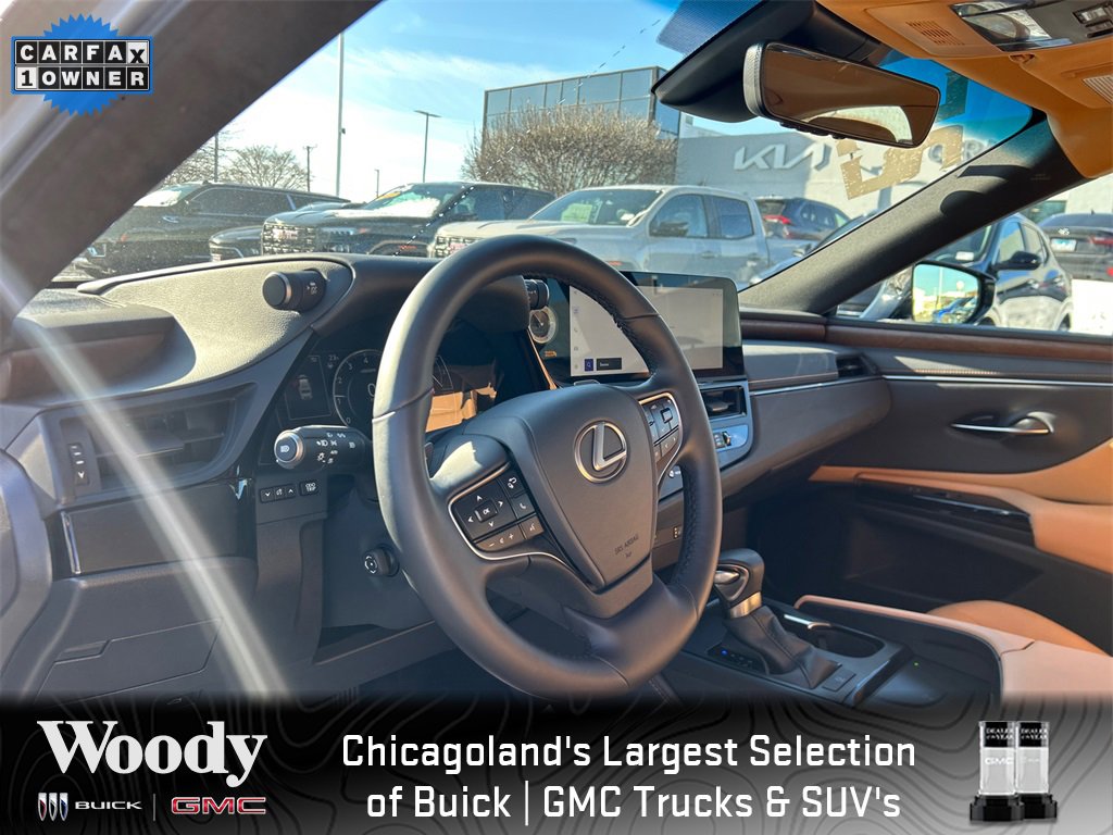 2025 LEXUS ES - Image 16